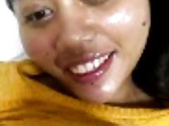 Thai muslimske Virgin viser hennes pupper på webcam