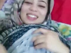 Ekte arabisk kone snyder på hotellet